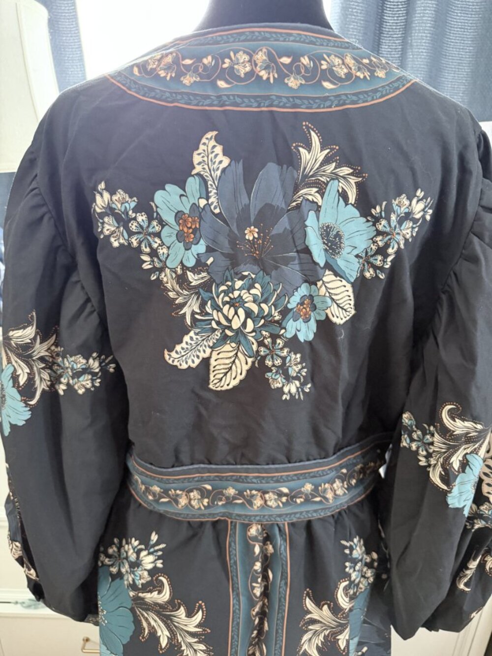 FARM Rio BLOSSOM TAPESTRY BLACK MIDI DRESS XL NWT - Picture 6 of 10
